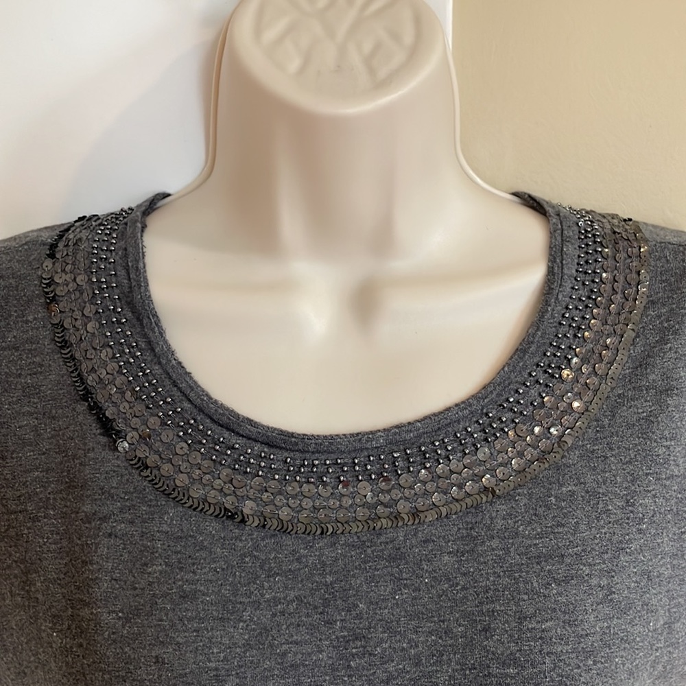 ANN TAYLOR | Gray Embellished Fitted Cap Sleeve Tee | Petite Small